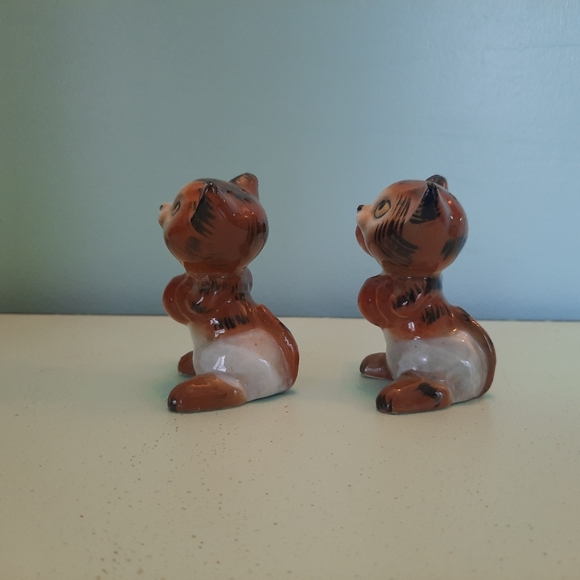 Vintage Ceramic Boxing Cats Kittens Salt & Pepper Shakers SCARCE! - Picture 3 of 13